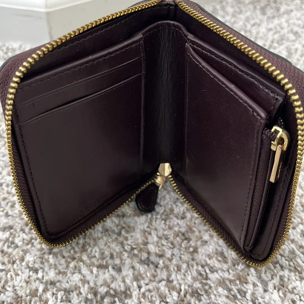 Coach Zip Wallet – Signature Logo with Floral Design - Picture 3 of 3